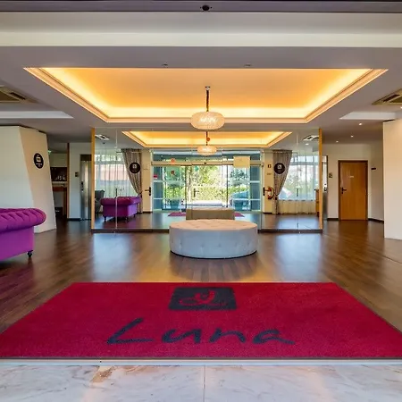 Luna Hotel 4*